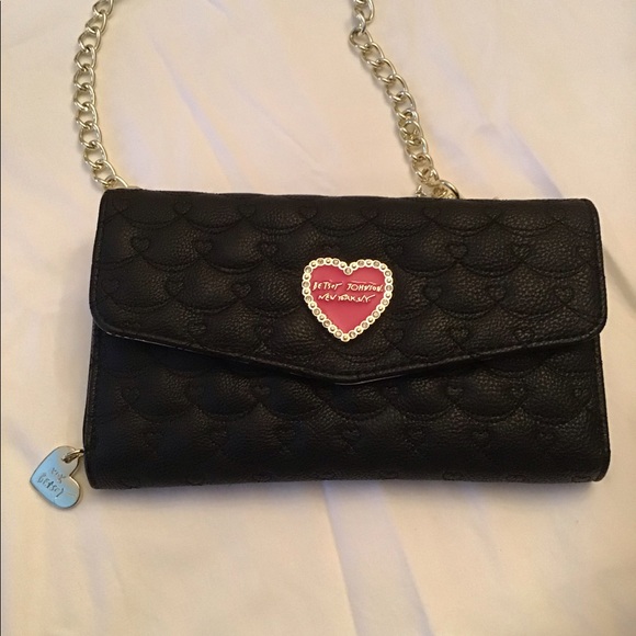 Betsey Johnson Handbags - Betsy Johnson Crossbody bag